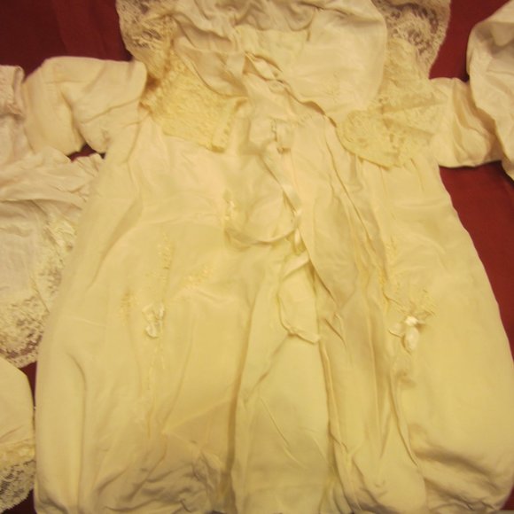 VTG FAIRY QUEEN ORIGINAL CHRISTENING LAYETTE, HANDMADE & EMBROIDERED, LOTS OF LA - Picture 2 of 16